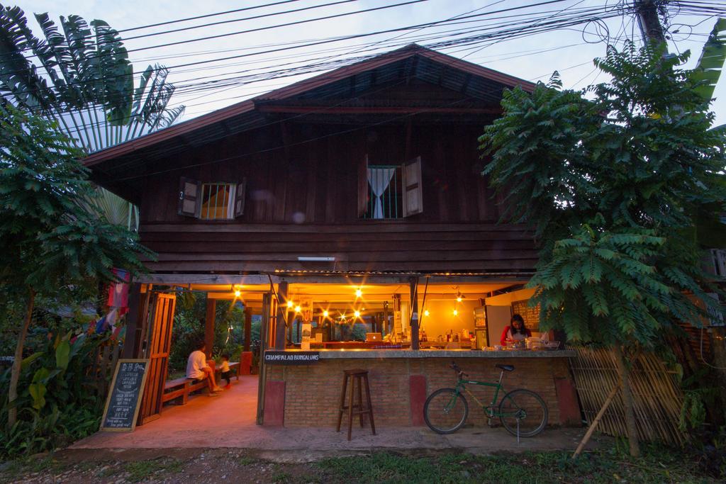 Champa Lao Bungalows Hotel Vang Vieng Bagian luar foto