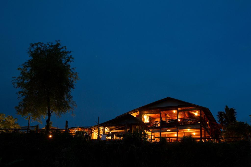 Champa Lao Bungalows Hotel Vang Vieng Bagian luar foto