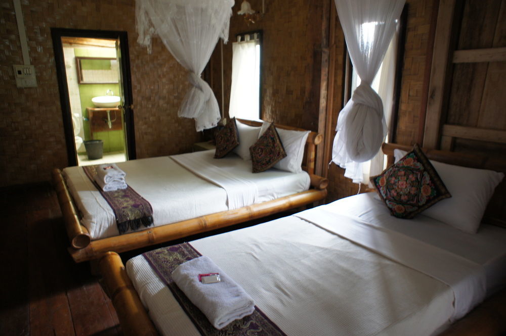 Champa Lao Bungalows Hotel Vang Vieng Bagian luar foto